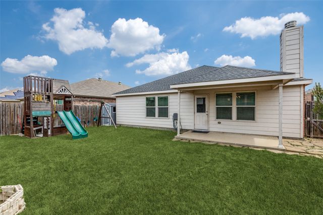 10013 Amosite Drive, Fort Worth, TX 76131