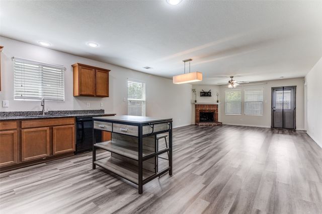 10013 Amosite Drive, Fort Worth, TX 76131