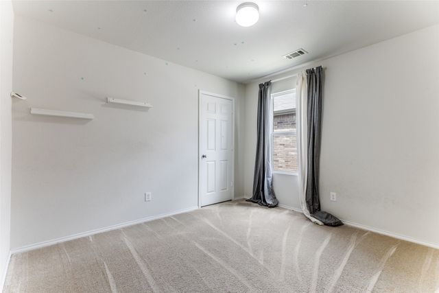 10013 Amosite Drive, Fort Worth, TX 76131