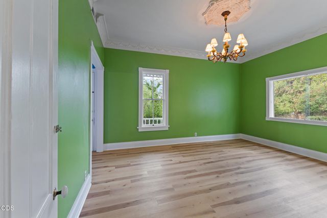 540 E California Street, Jacksonville, OR 97530