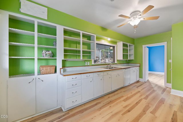 540 E California Street, Jacksonville, OR 97530