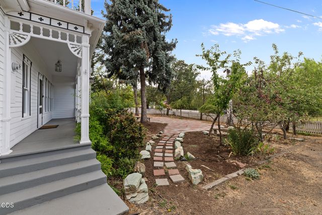 540 E California Street, Jacksonville, OR 97530