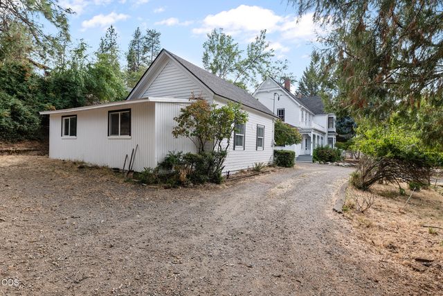 540 E California Street, Jacksonville, OR 97530