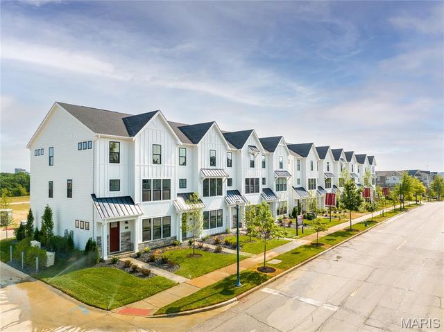 8904 Gateway Circle 41-808, Richmond Heights, MO 63144