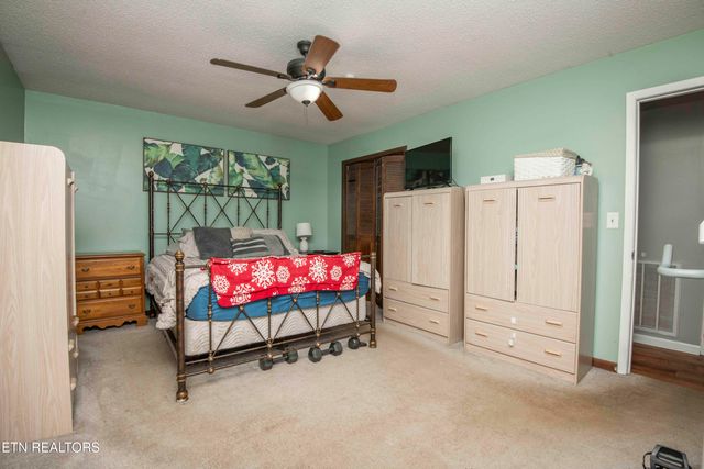 748 Crestview Circle, Lenoir City, TN 37772