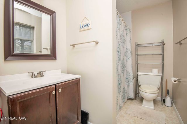 748 Crestview Circle, Lenoir City, TN 37772