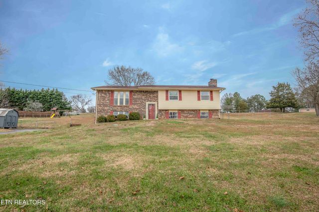 748 Crestview Circle, Lenoir City, TN 37772