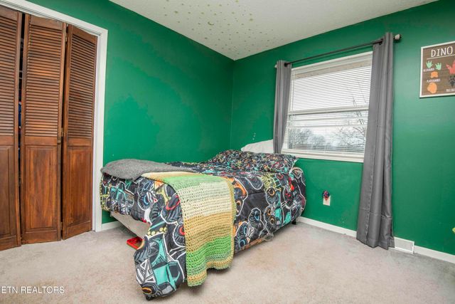 748 Crestview Circle, Lenoir City, TN 37772