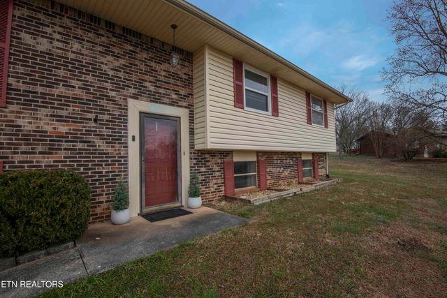 748 Crestview Circle, Lenoir City, TN 37772