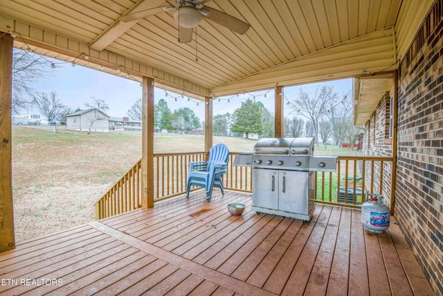 748 Crestview Circle, Lenoir City, TN 37772
