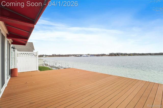 15195 Marl Drive, Fenton Charter Township, MI 48451