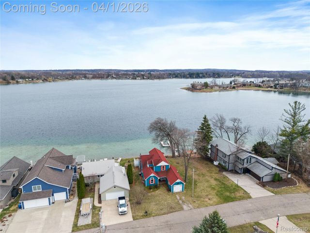 15195 Marl Drive, Fenton Charter Township, MI 48451