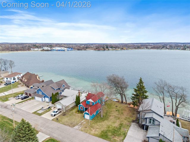 15195 Marl Drive, Fenton Charter Township, MI 48451