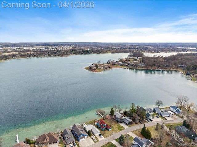 15195 Marl Drive, Fenton Charter Township, MI 48451