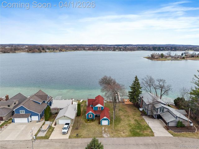 15195 Marl Drive, Fenton Charter Township, MI 48451