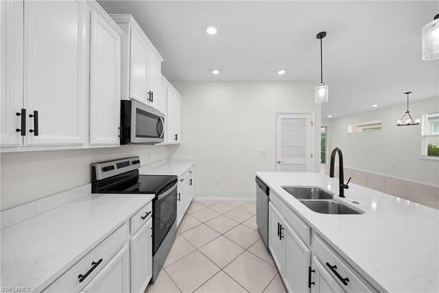 4177 bloomfield ST, Fort Myers, FL 33916