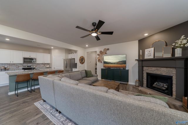 121 Derbyshire Drive, New Market, AL 35761