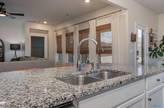 121 Derbyshire Drive, New Market, AL 35761