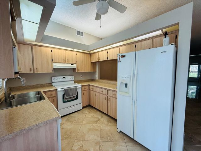 2843 THAXTON DRIVE 38, Palm Harbor, FL 34684