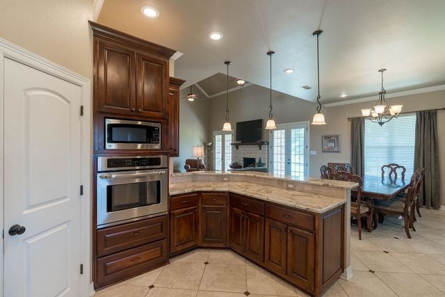 4149 An County Road 2202, Palestine, TX 75803