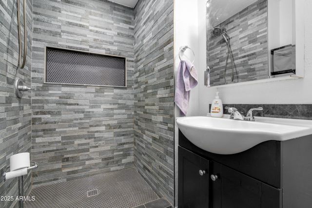 1032 E REDFIELD Road, Tempe, AZ 85283