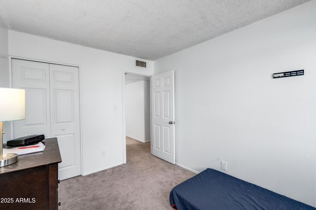 1032 E REDFIELD Road, Tempe, AZ 85283