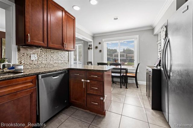 31758 Eiffel Avenue, Warren, MI 48088
