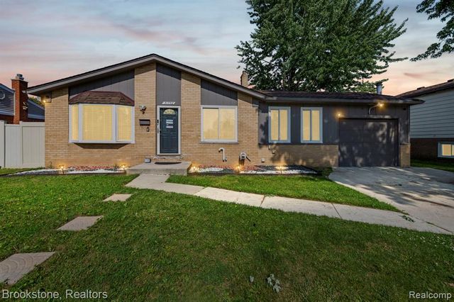 31758 Eiffel Avenue, Warren, MI 48088