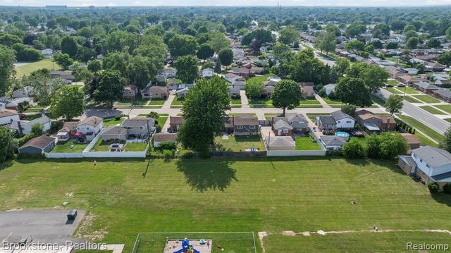 31758 Eiffel Avenue, Warren, MI 48088