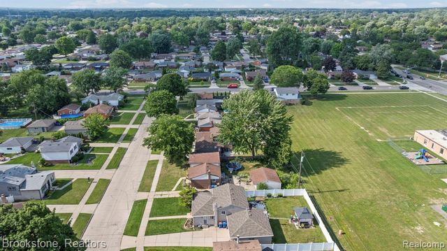 31758 Eiffel Avenue, Warren, MI 48088