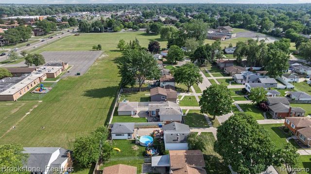 31758 Eiffel Avenue, Warren, MI 48088