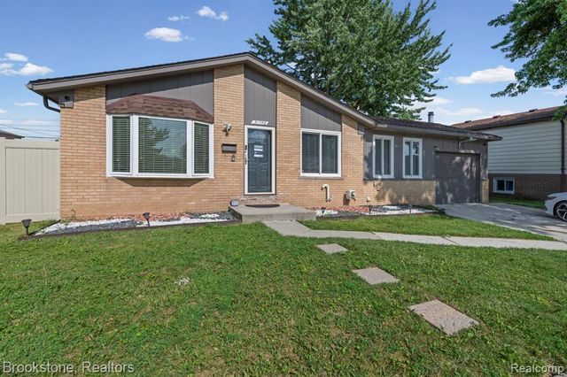 31758 Eiffel Avenue, Warren, MI 48088