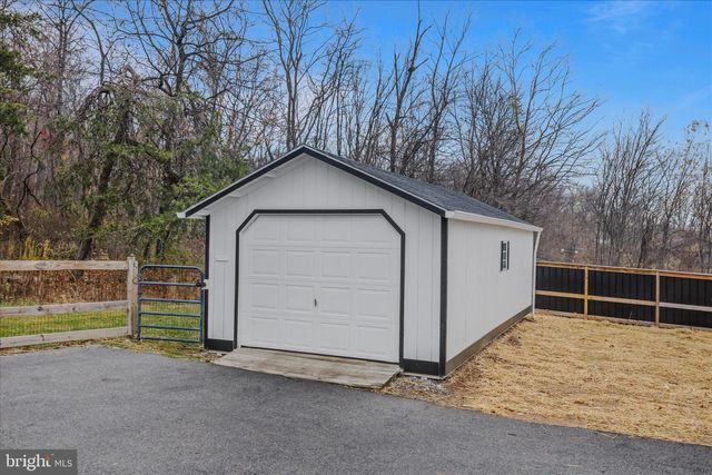 3032 DRY RUN RD, Martinsburg, WV 25403