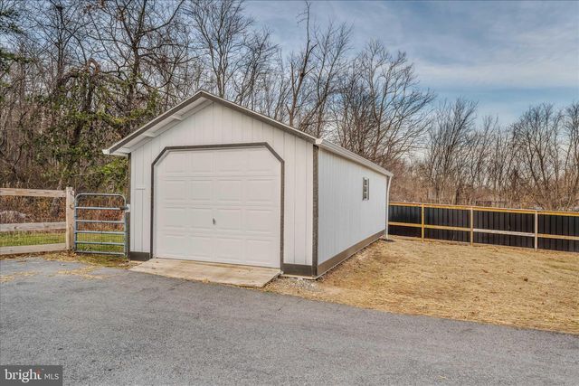 3032 DRY RUN RD, Martinsburg, WV 25403