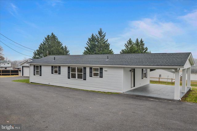 3032 DRY RUN RD, Martinsburg, WV 25403