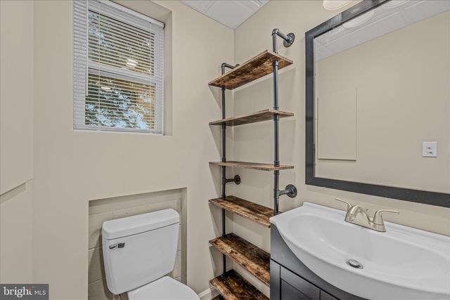 3032 DRY RUN RD, Martinsburg, WV 25403