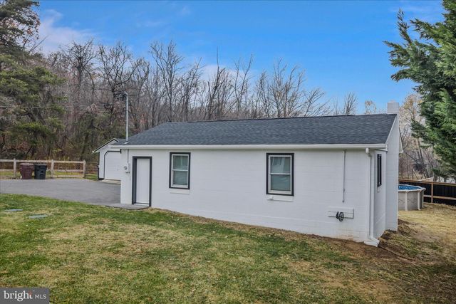 3032 DRY RUN RD, Martinsburg, WV 25403