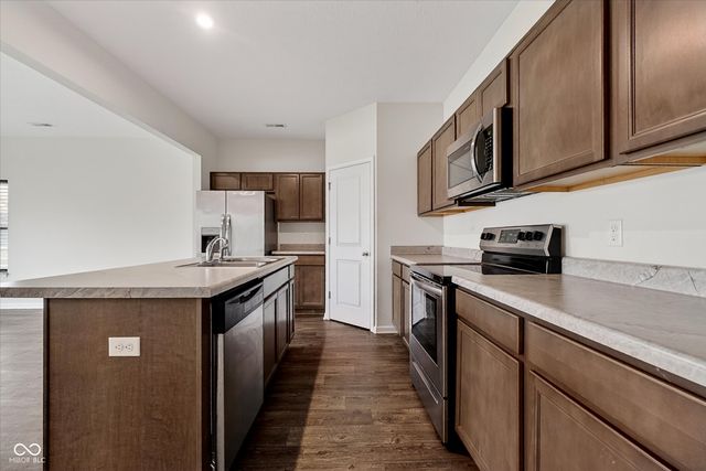 10828 Penwell Way, Indianapolis, IN 46235