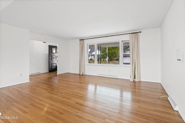 5 Hadden Lane, Troy, NY 12180