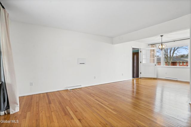 5 Hadden Lane, Troy, NY 12180