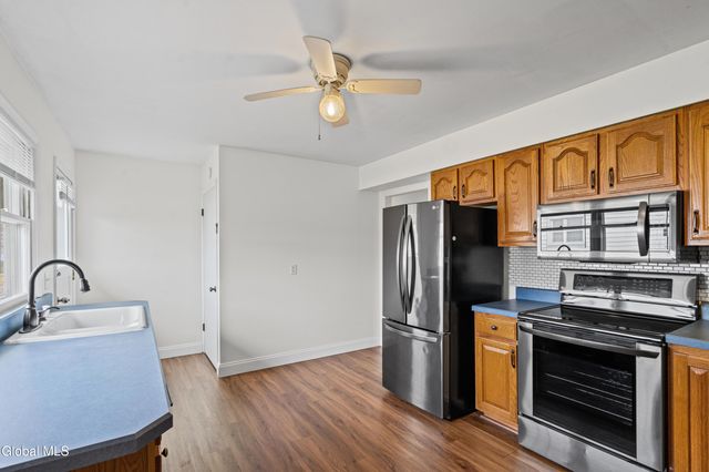 5 Hadden Lane, Troy, NY 12180