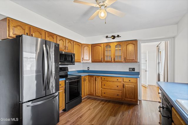 5 Hadden Lane, Troy, NY 12180