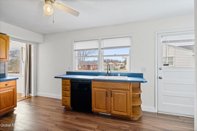 5 Hadden Lane, Troy, NY 12180