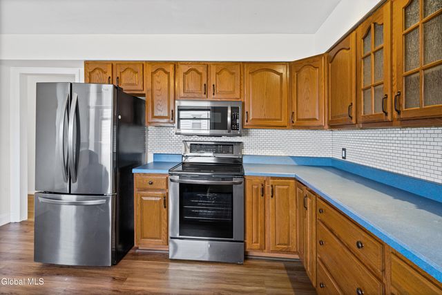 5 Hadden Lane, Troy, NY 12180