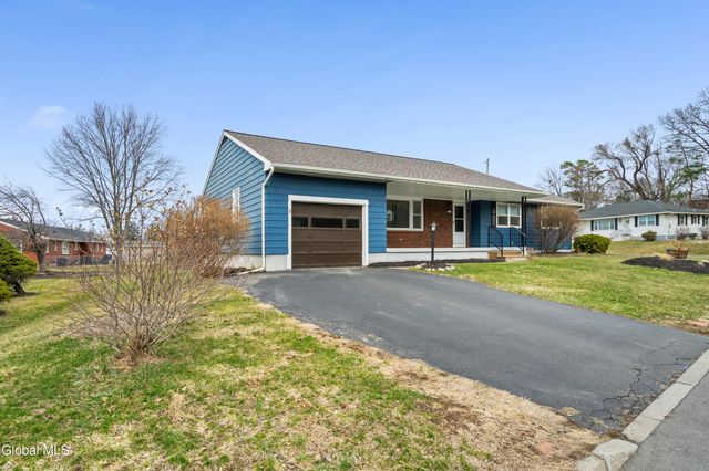 5 Hadden Lane, Troy, NY 12180