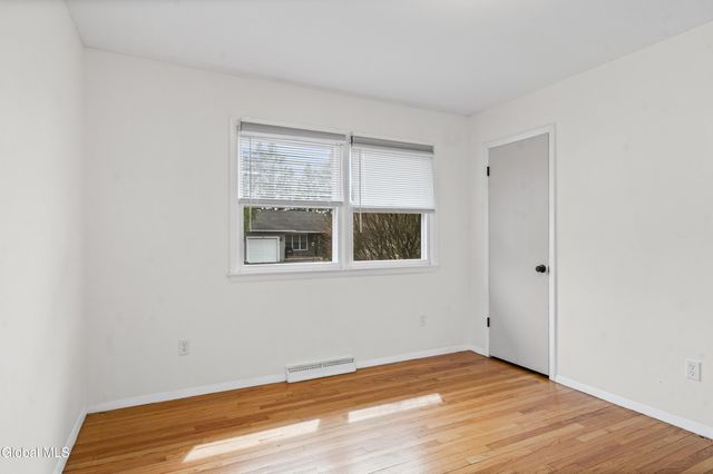 5 Hadden Lane, Troy, NY 12180