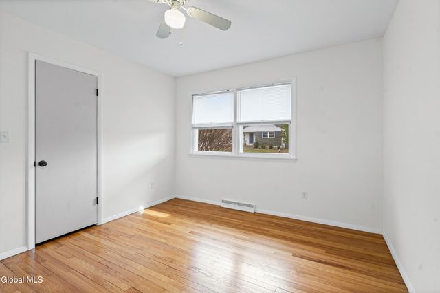 5 Hadden Lane, Troy, NY 12180