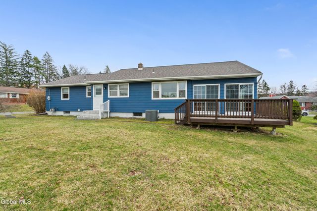 5 Hadden Lane, Troy, NY 12180