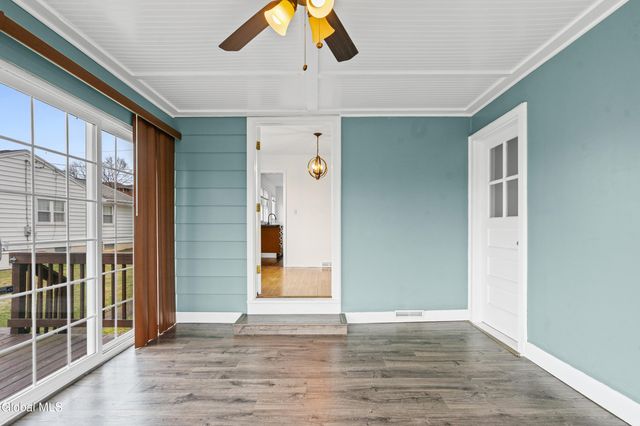 5 Hadden Lane, Troy, NY 12180