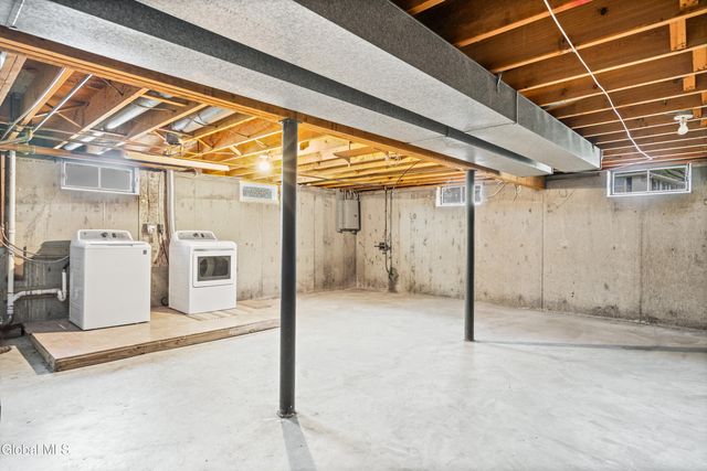 5 Hadden Lane, Troy, NY 12180